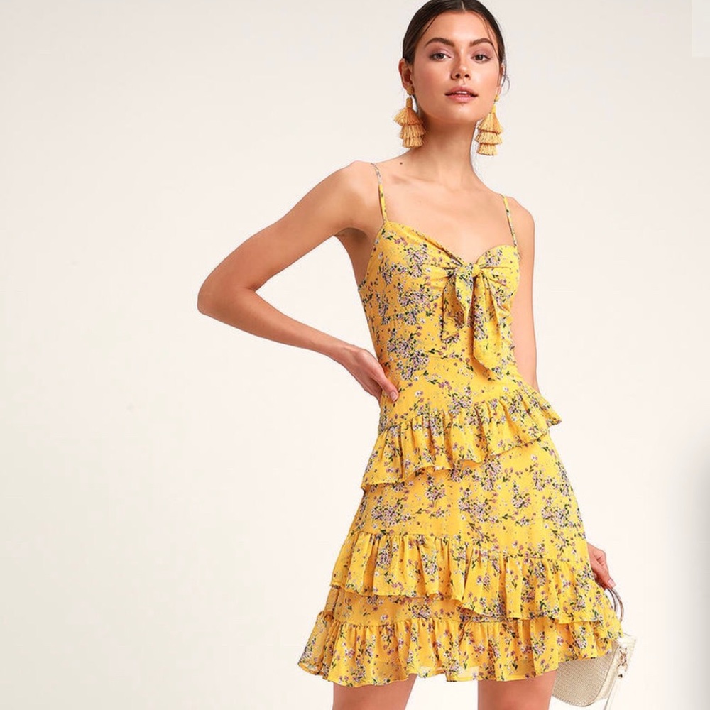 🍋 NEVER WORN Yellow floral print mini dress